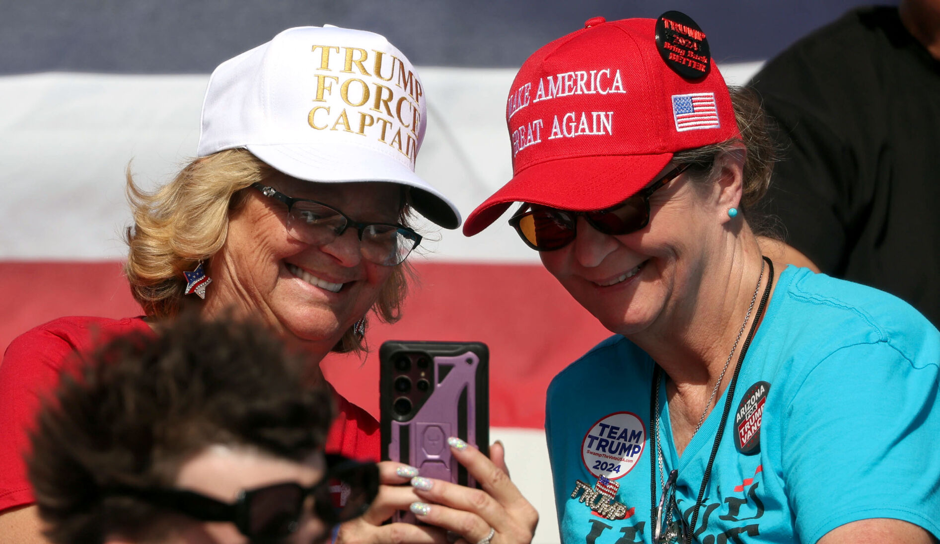 Sen. JD Vance holds rally at Tucson Speedway